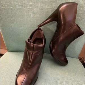 Bandolino Booties, Black, Size 8.5